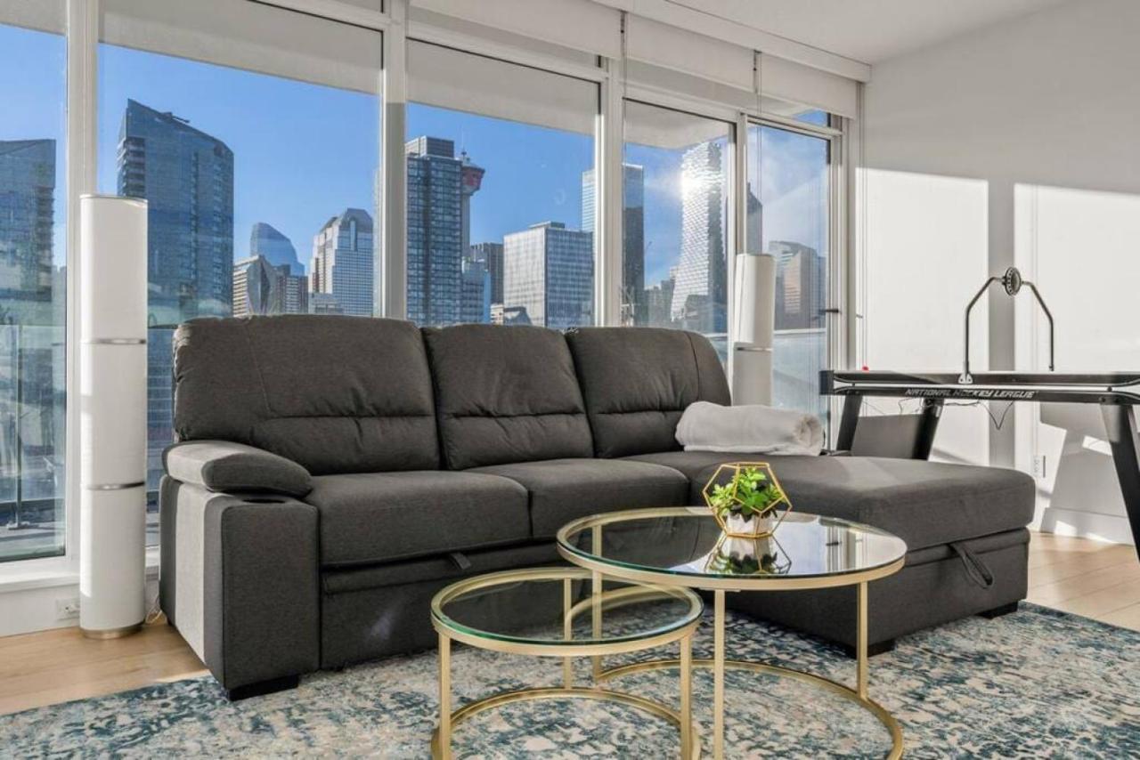 Luxury Apartment On The 9Th Floor Near Stampede, Complimentary Wine, 2 Car Ug Parking Calgary Zewnętrze zdjęcie