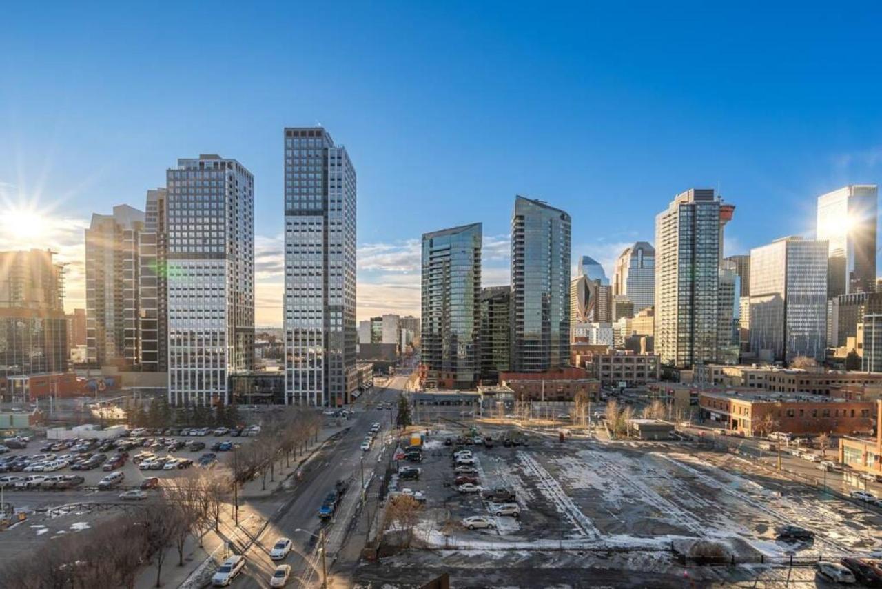 Luxury Apartment On The 9Th Floor Near Stampede, Complimentary Wine, 2 Car Ug Parking Calgary Zewnętrze zdjęcie