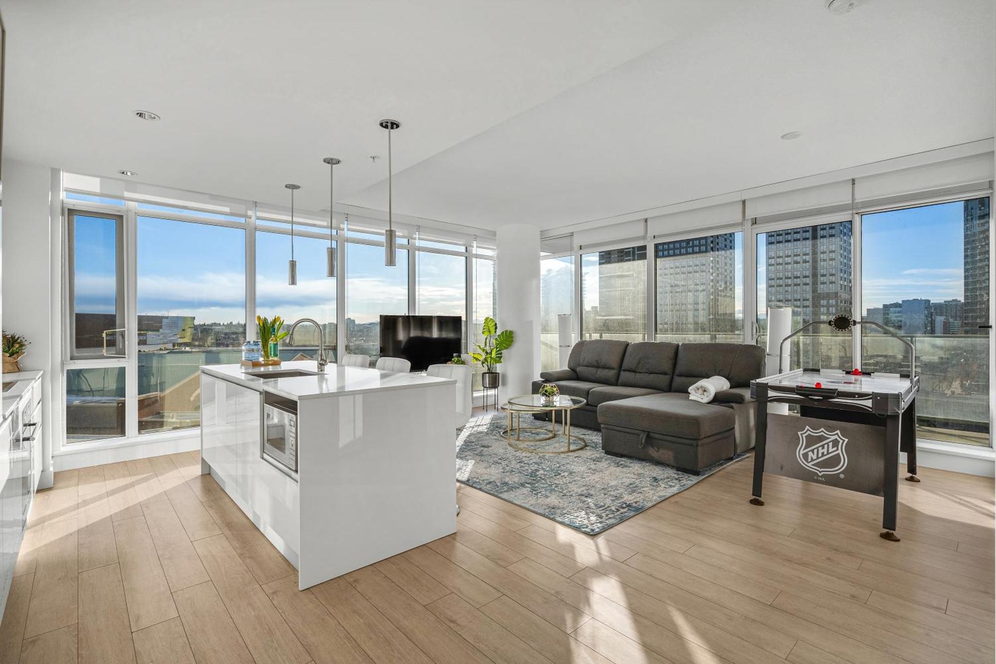 Luxury Apartment On The 9Th Floor Near Stampede, Complimentary Wine, 2 Car Ug Parking Calgary Zewnętrze zdjęcie